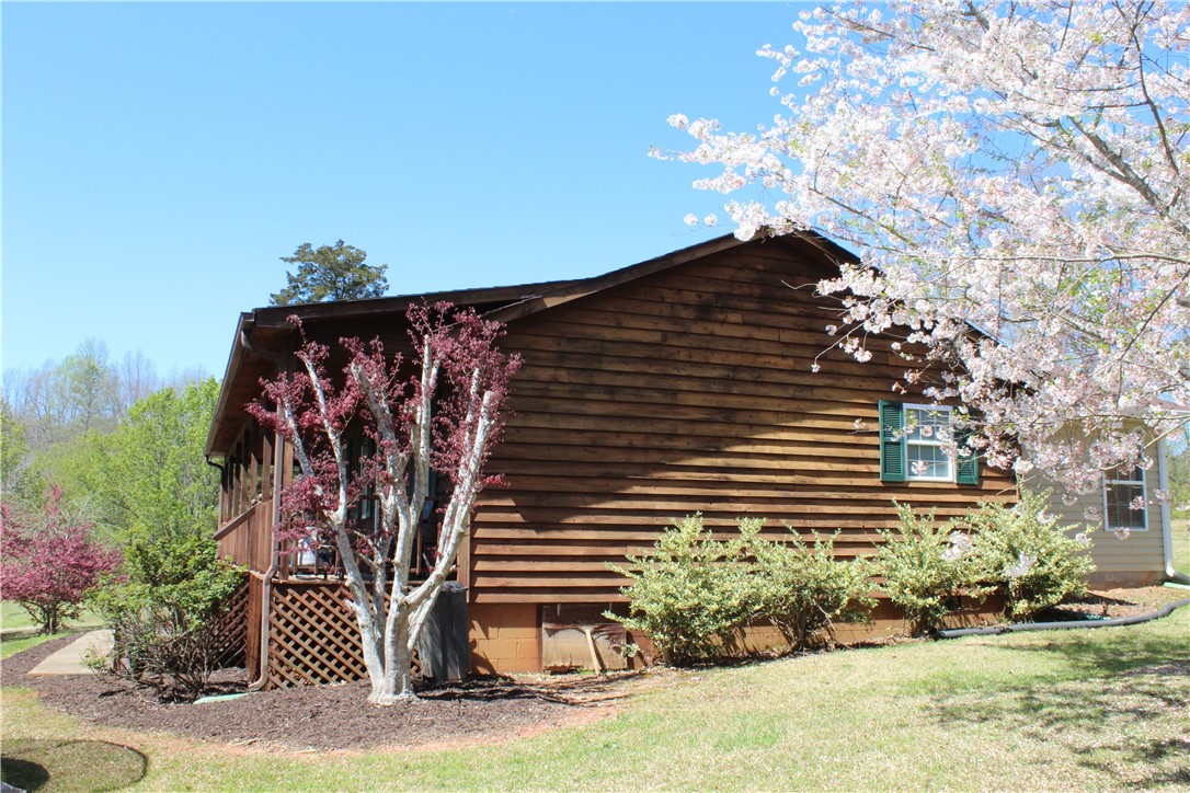 121 Maida Watkins Road Westminster, SC 29693 - Photo 7 of 40 Gallery Image 7