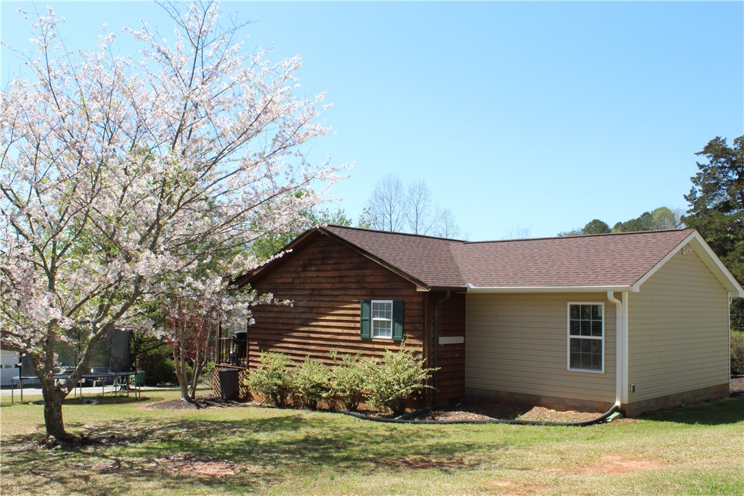 121 Maida Watkins Road Westminster, SC 29693 - Photo 8 of 40 Gallery Image 8