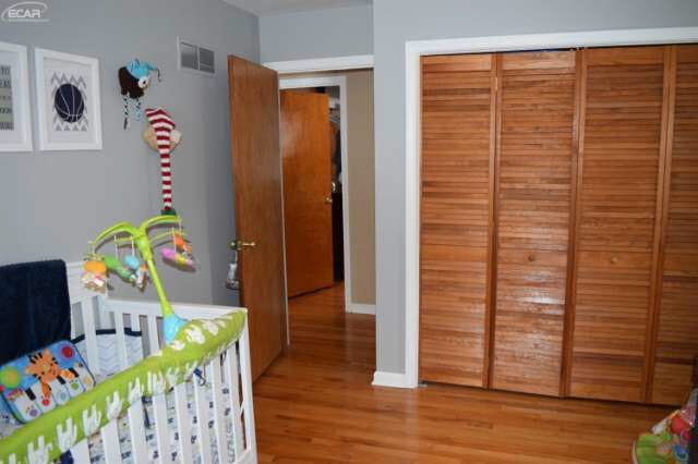 6220 Fenton Road Flint, MI 48507 - Photo 21 of 32 21116343-20.JPG