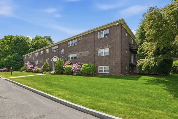 $2,200 | 147 Milk Street, Unit 18, Westborough, MA 01581