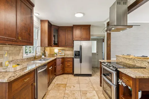 a bathroom with a bath tub