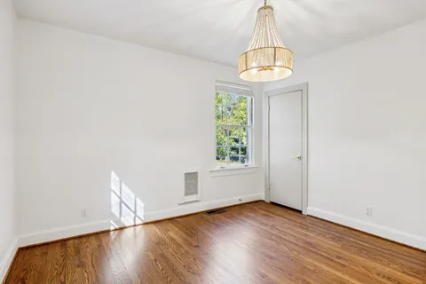 a house view with a outdoor space