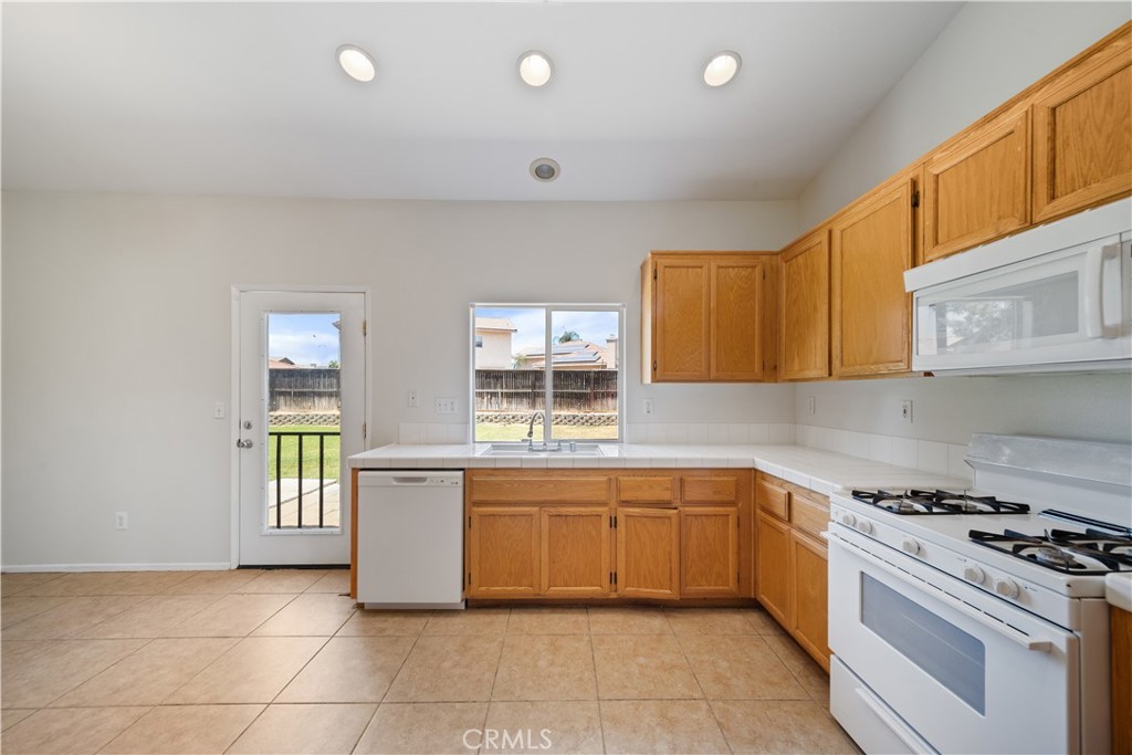 26577 Trumble Road Menifee, CA 92585 - Photo 12 of 42