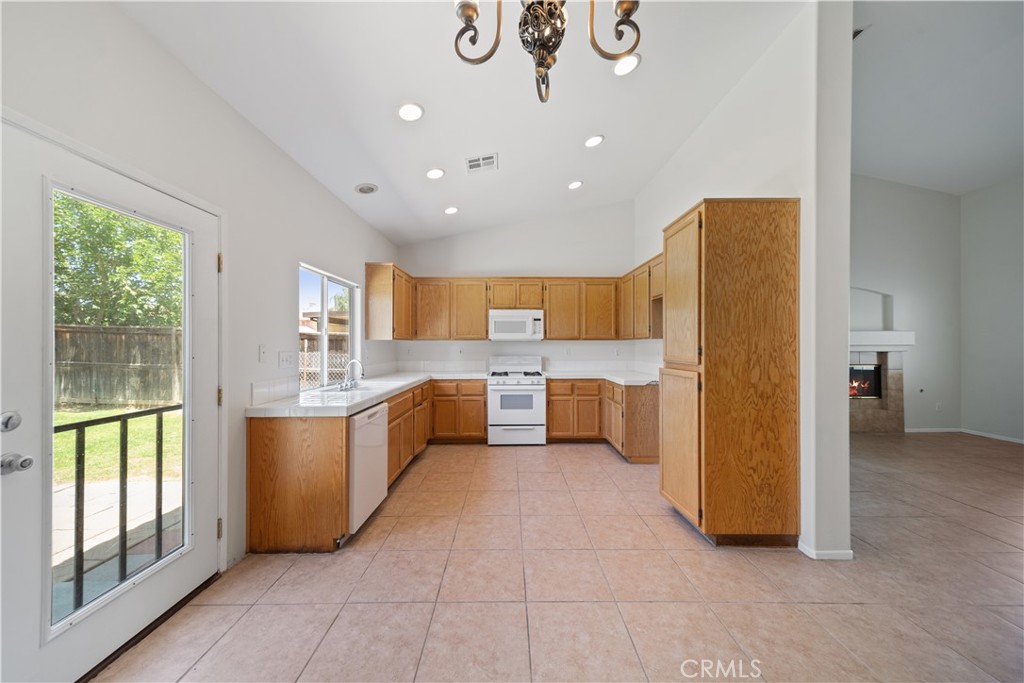 26577 Trumble Road Menifee, CA 92585 - Photo 10 of 42