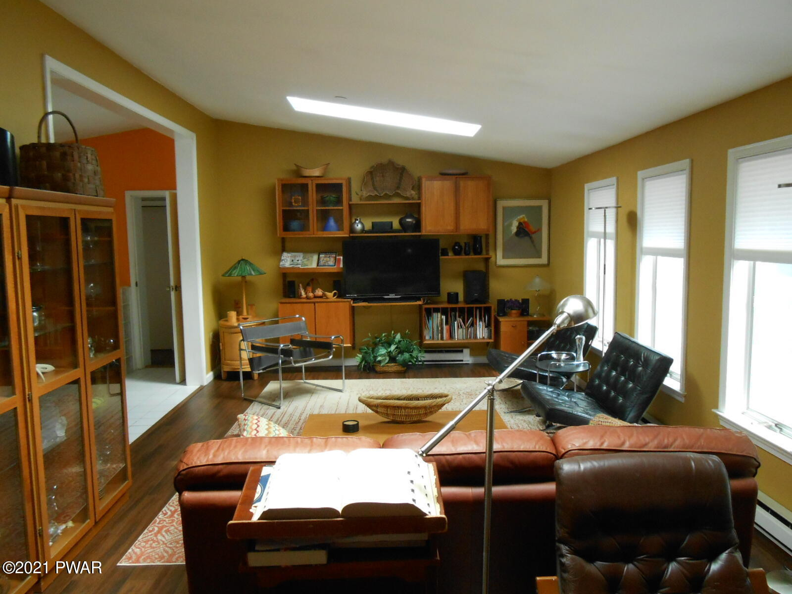 101 Ranger Road Greeley, PA 18425 - Photo 18 of 72 1.18 Living Room