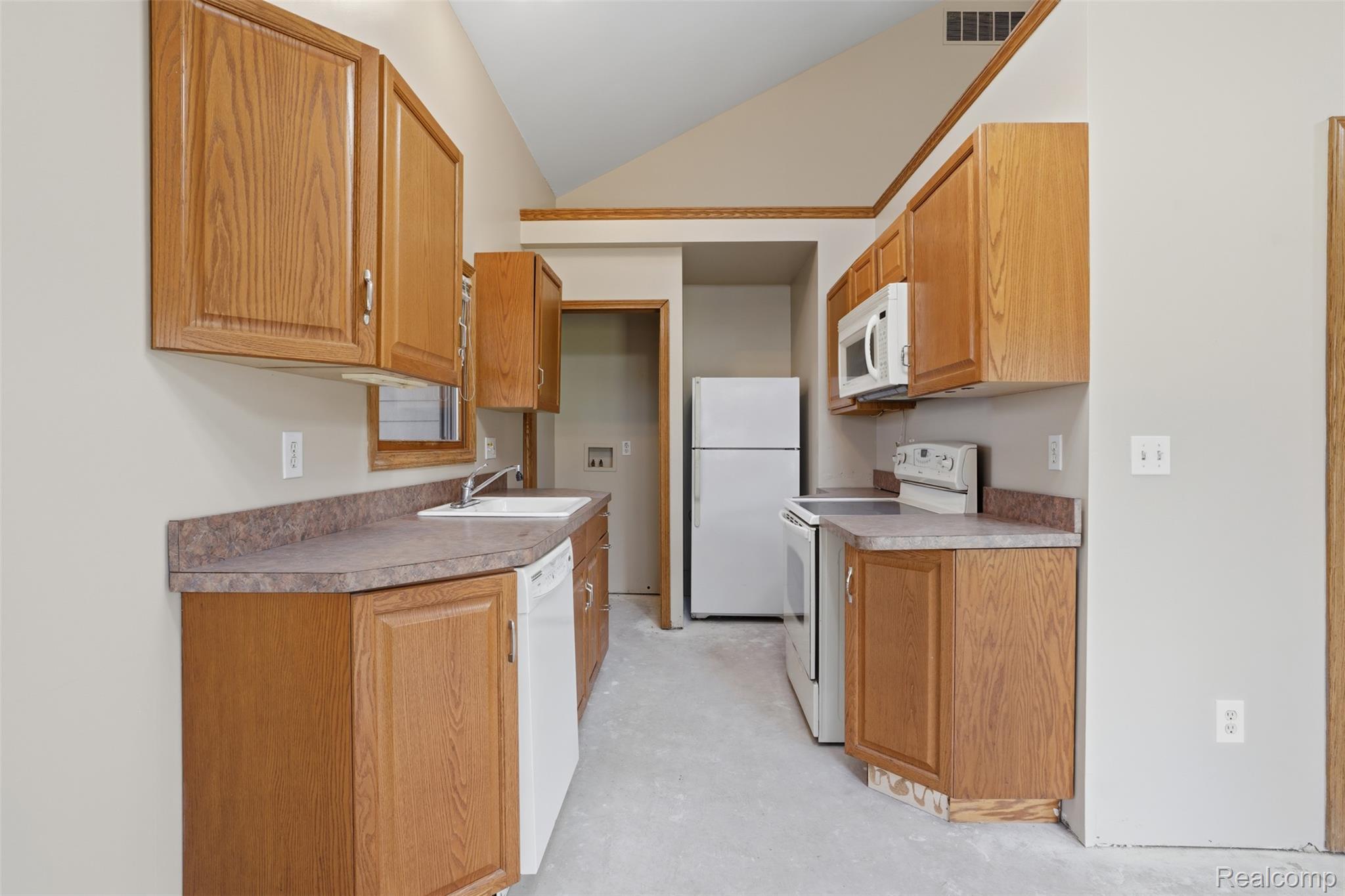 12913 9 Mile Road South Lyon, MI 48178 - Photo 44 of 57 12913 9 mile rd-44.jpg