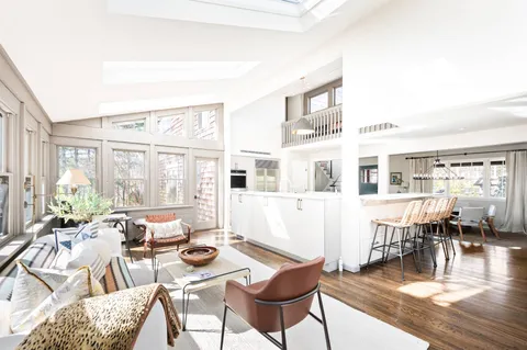 $2,995,000 | 2 Settlers Landing Lane, East Hampton, NY 11937