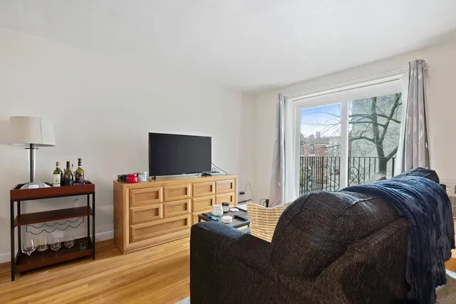 $2,000 | 39 Englewood Avenue, Unit 17, Boston, MA 02135