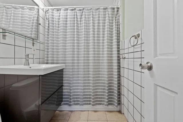 $2,000 | 39 Englewood Avenue, Unit 17, Boston, MA 02135