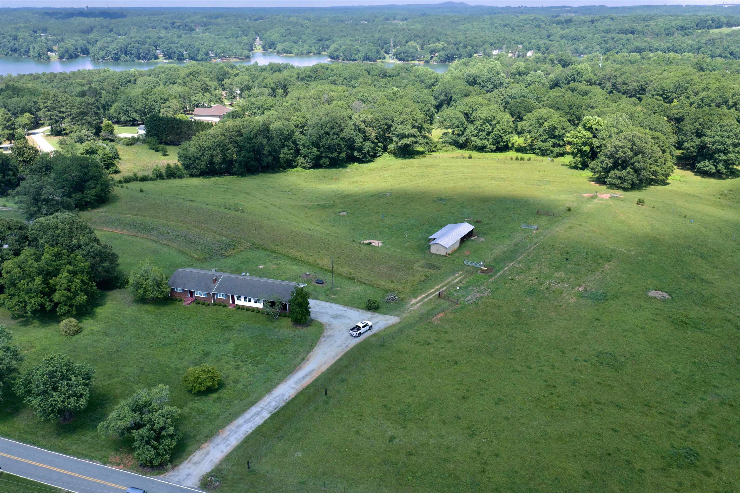 572 Green River Road Chesnee, SC 29323 - Photo 4 of 29