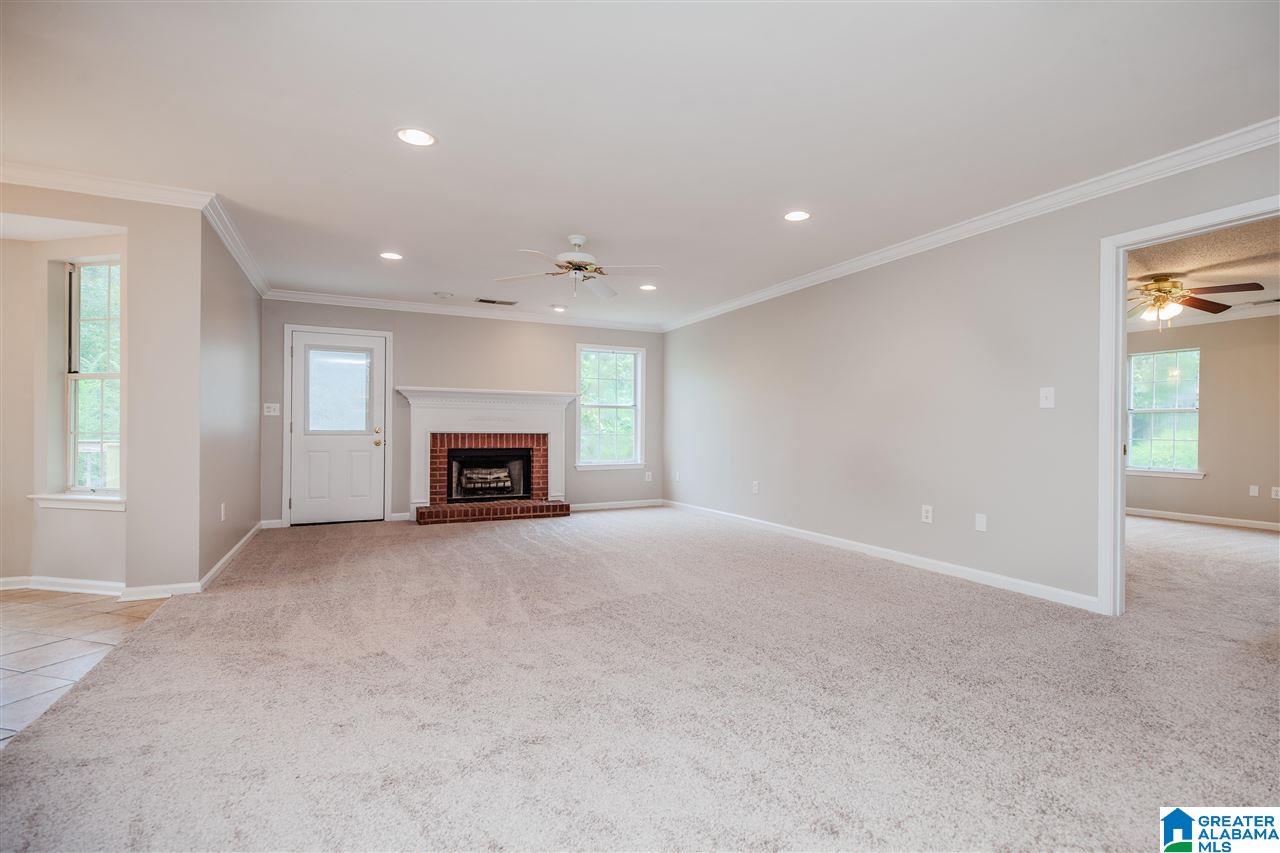 112 Lake Terrace Alabaster, AL 35007 - Photo 8 of 33