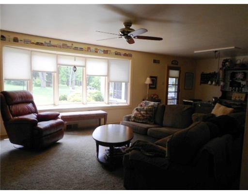 3125 Tuscarawas Road Beaver, PA 15009 - Photo 9 of 16 Living Room.