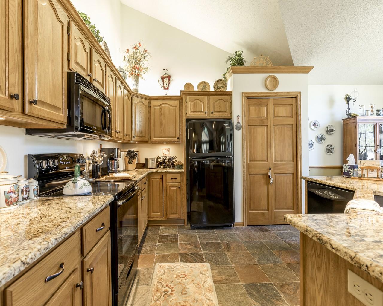 10013 Ridgewood Drive, Unit 7 Minocqua, WI 54548 - Photo 9 of 27 Gallery Image 9
