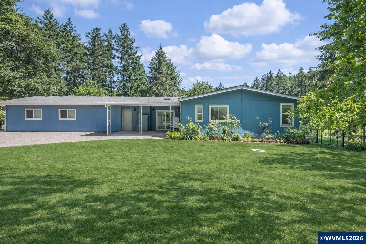 10693 Southview Loop Southeast Jefferson, OR 97352 - Photo 2 of 40