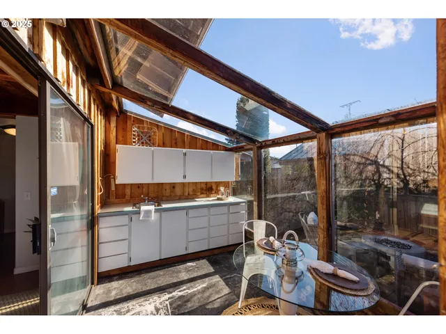 $875,000 | 330 Chicago Avenue Southeast, Bandon, OR 97411