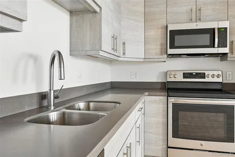 $260,000 | 2835 West Parkside Place, Unit 305, Denver, CO 80221