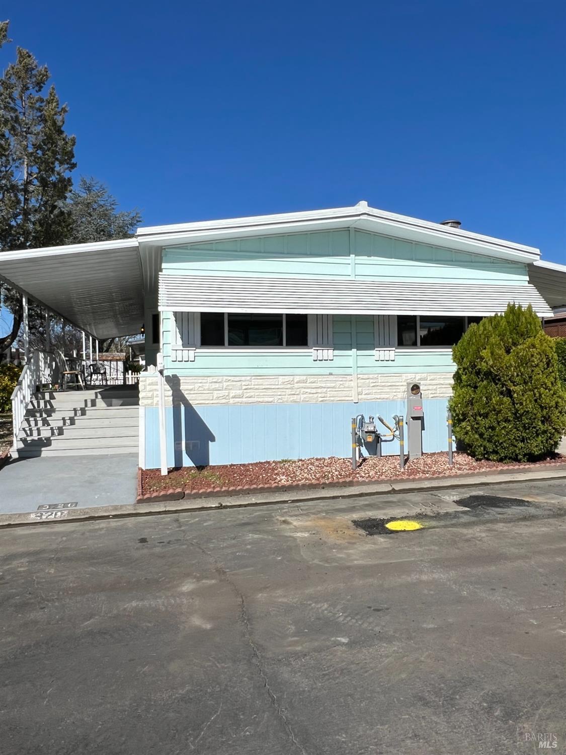 320 Chablis North Calistoga, CA 94515 - Photo 2 of 19 a view of parking area
