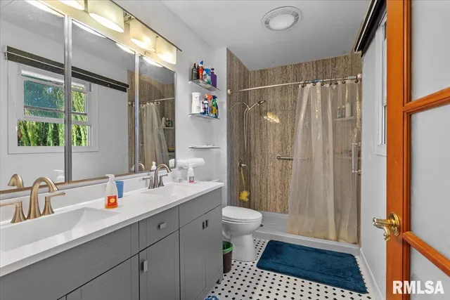 $295,000 | 2424 Lindbergh Boulevard, Springfield, IL 62704