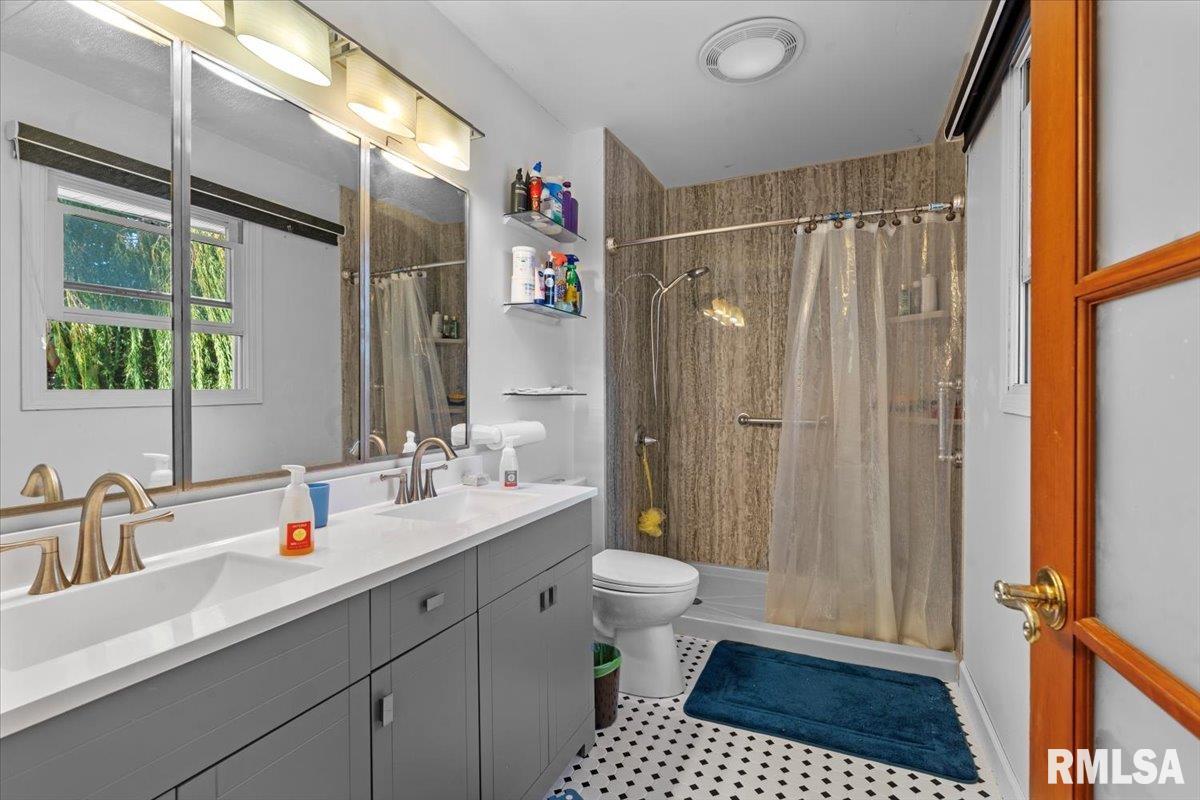 2424 Lindbergh Boulevard Springfield, IL 62704 - Photo 23 of 29