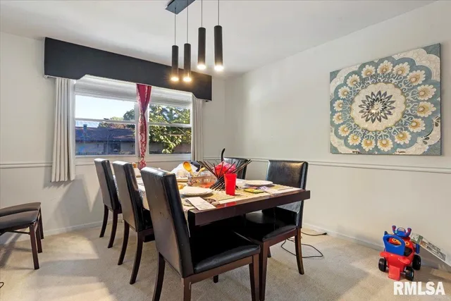 $295,000 | 2424 Lindbergh Boulevard, Springfield, IL 62704