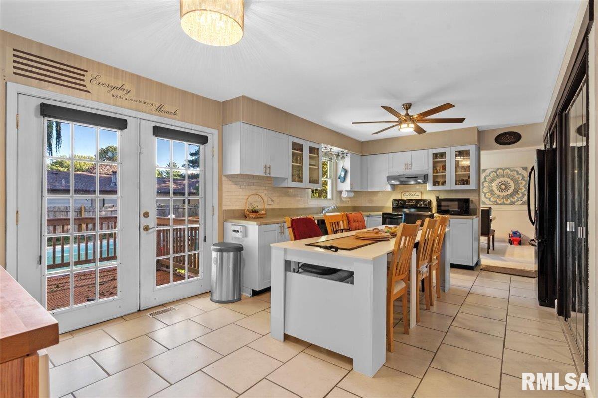 2424 Lindbergh Boulevard Springfield, IL 62704 - Photo 8 of 29