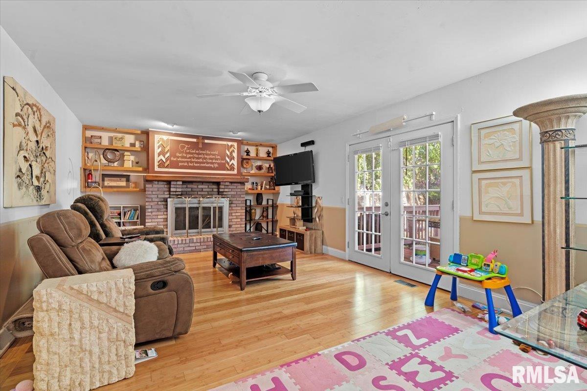 2424 Lindbergh Boulevard Springfield, IL 62704 - Photo 10 of 29