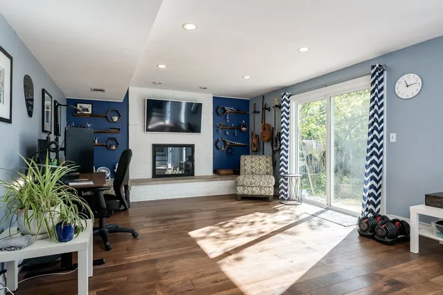 $679,900 | 522 Park Manor Court, Elmhurst, IL 60126