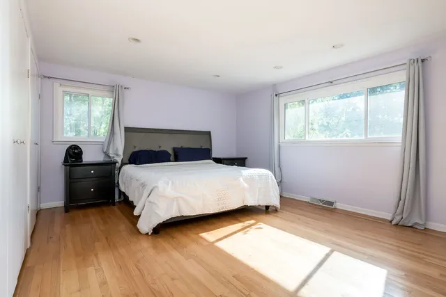 $679,900 | 522 Park Manor Court, Elmhurst, IL 60126