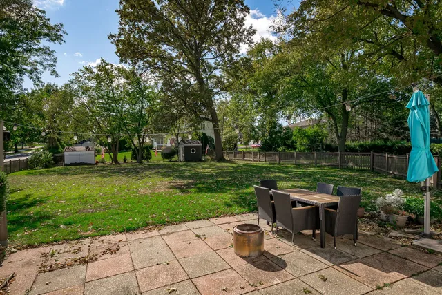 $679,900 | 522 Park Manor Court, Elmhurst, IL 60126