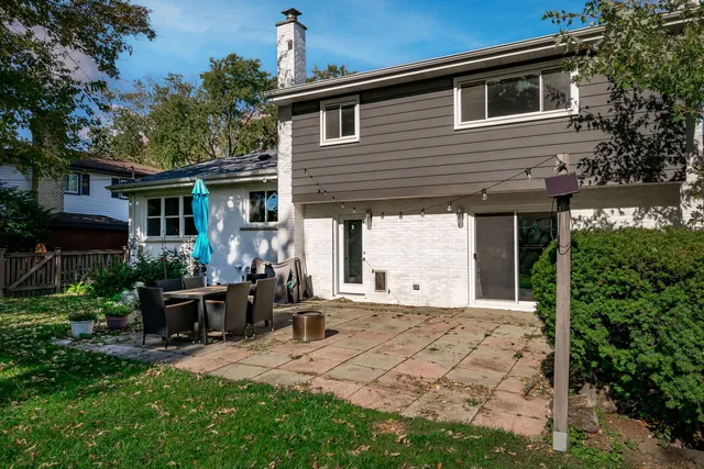 $679,900 | 522 Park Manor Court, Elmhurst, IL 60126