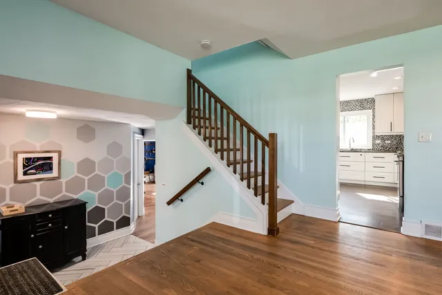 $679,900 | 522 Park Manor Court, Elmhurst, IL 60126