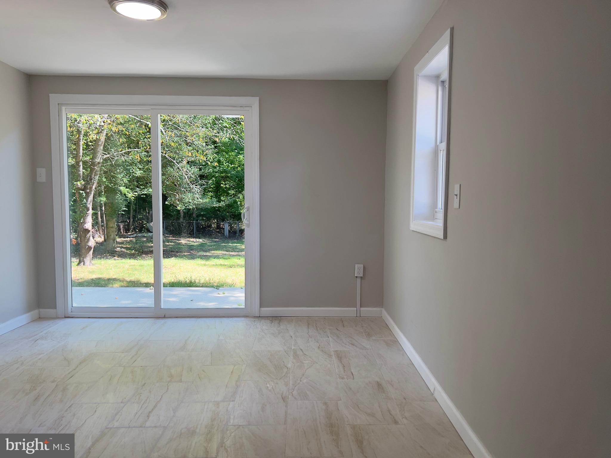 4 Meehan Boulevard Clementon, NJ 08021 - Photo 5 of 15 Kitchen: Dining area
