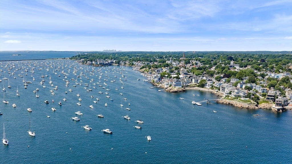 137 R Front Street Marblehead, MA 01945 - Photo 8 of 36