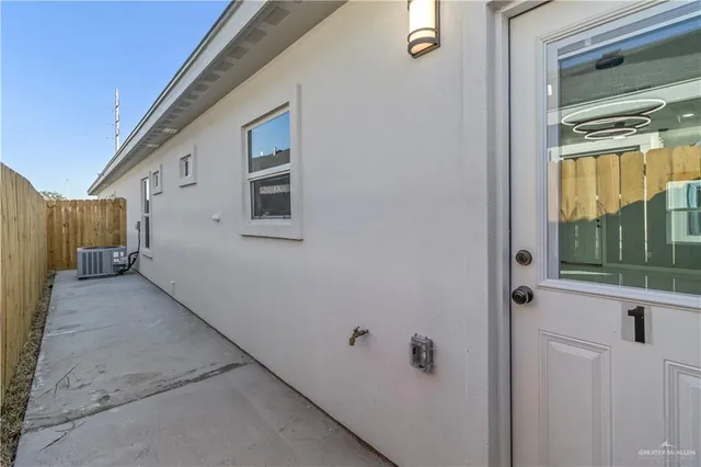 $1,300 | 508 North Emerald Avenue, Unit 2, Edinburg, TX 78539