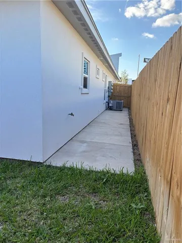 $1,300 | 508 North Emerald Avenue, Unit 2, Edinburg, TX 78539