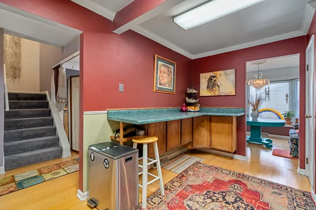 a view of a livingroom with furniture
