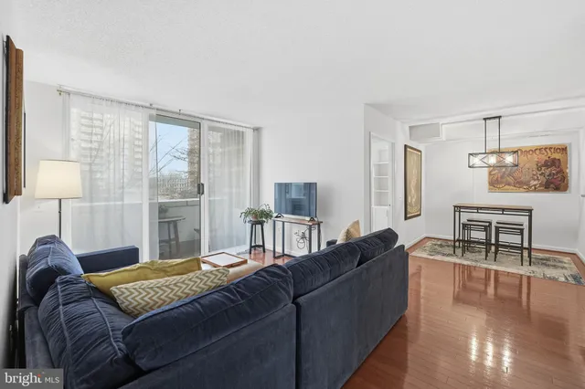 $479,900 | 880 North Pollard Street, Unit 322, Arlington, VA 22203