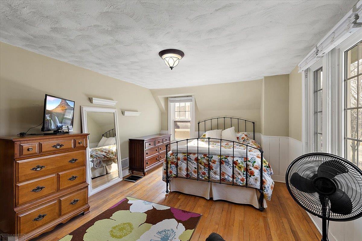 24 Devonshire Road Pleasant Ridge, MI 48069 - Photo 36 of 62 50168633-21e96f98-2018-4b2e-8d1c-89d57eea10a1.JPG
