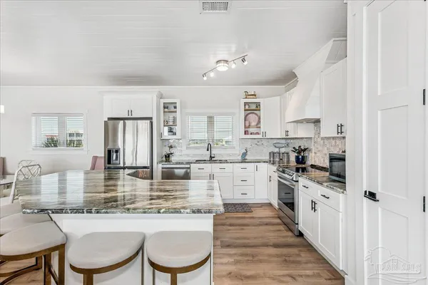 $2,990,000 | 7515 Gulf Boulevard, Navarre Beach, FL 32566