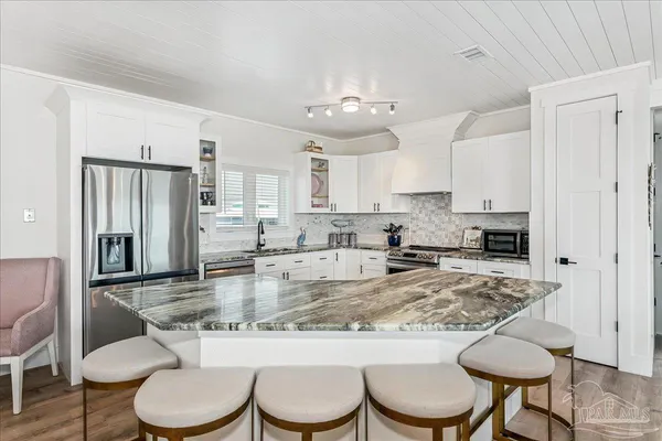 $2,990,000 | 7515 Gulf Boulevard, Navarre Beach, FL 32566