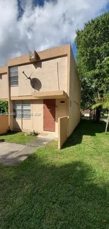 $2,450 | 6100 Southwest 68th Street, Unit 58, South Miami, FL 33143