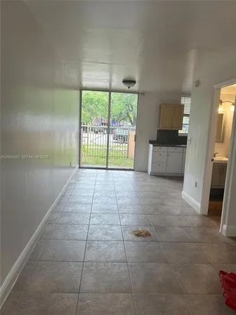 $2,450 | 6100 Southwest 68th Street, Unit 58, South Miami, FL 33143