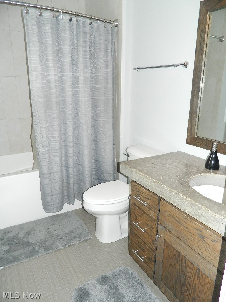 12464 Hotchkiss Road Burton, OH 44021 - Photo 23 of 35 Bathroom for the Second Upstairs Bedroom