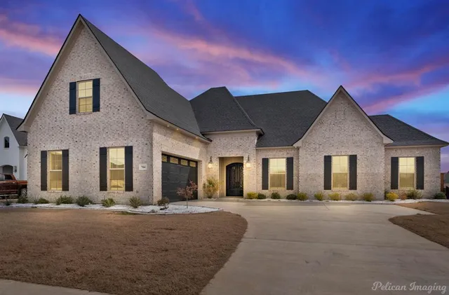 $699,900 | 704 Calcasieu Pass, Bossier City, LA 71111