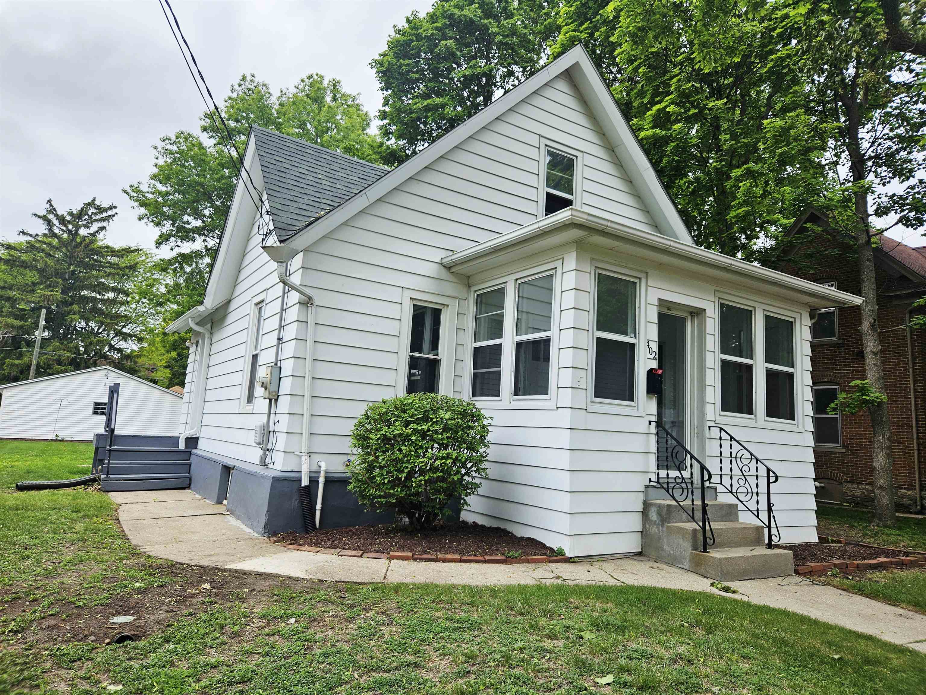 402 Rome Avenue Rockford, IL 61107 - Photo 1 of 15 Gallery Image 1
