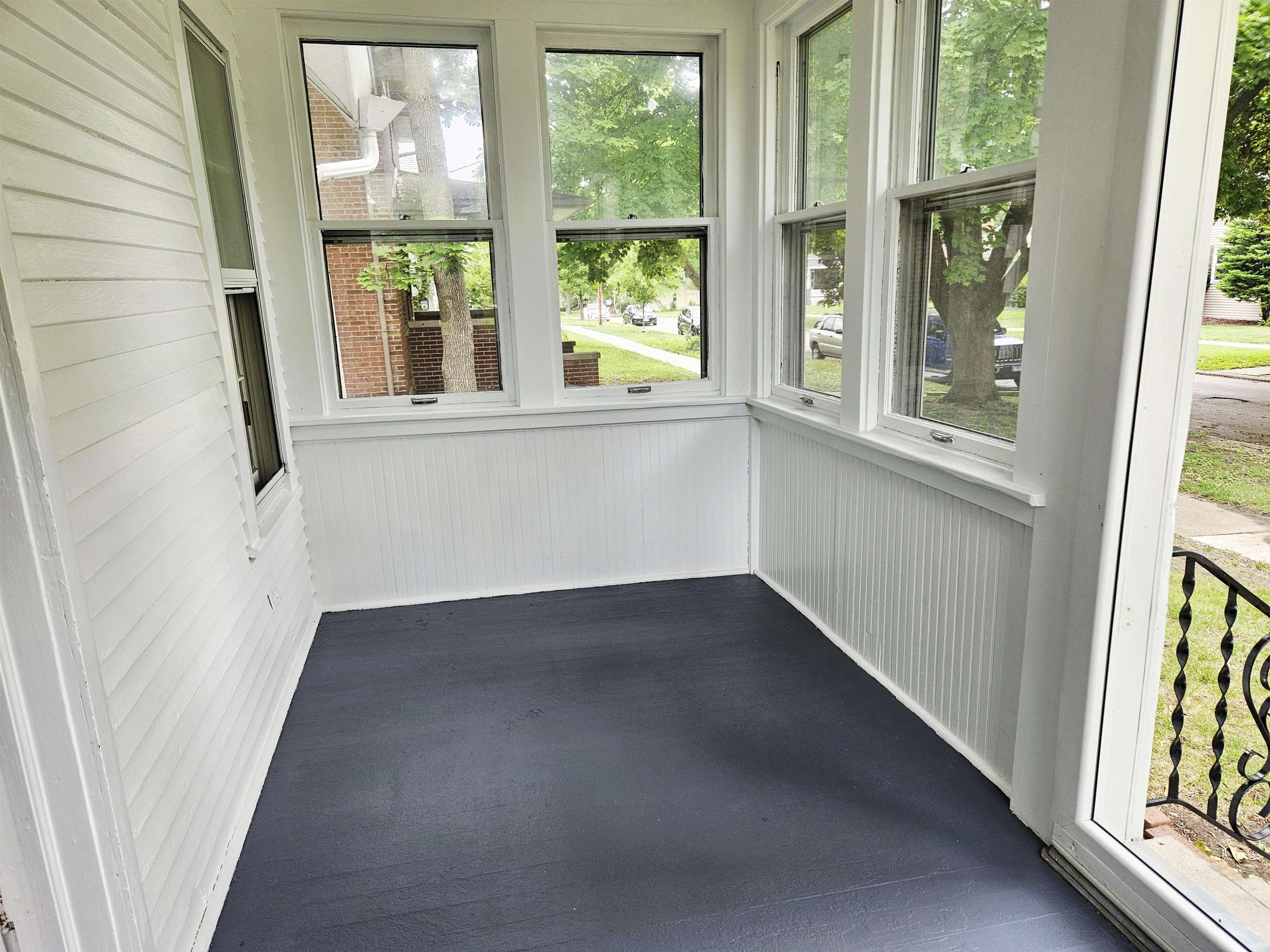 402 Rome Avenue Rockford, IL 61107 - Photo 11 of 15 Gallery Image 11