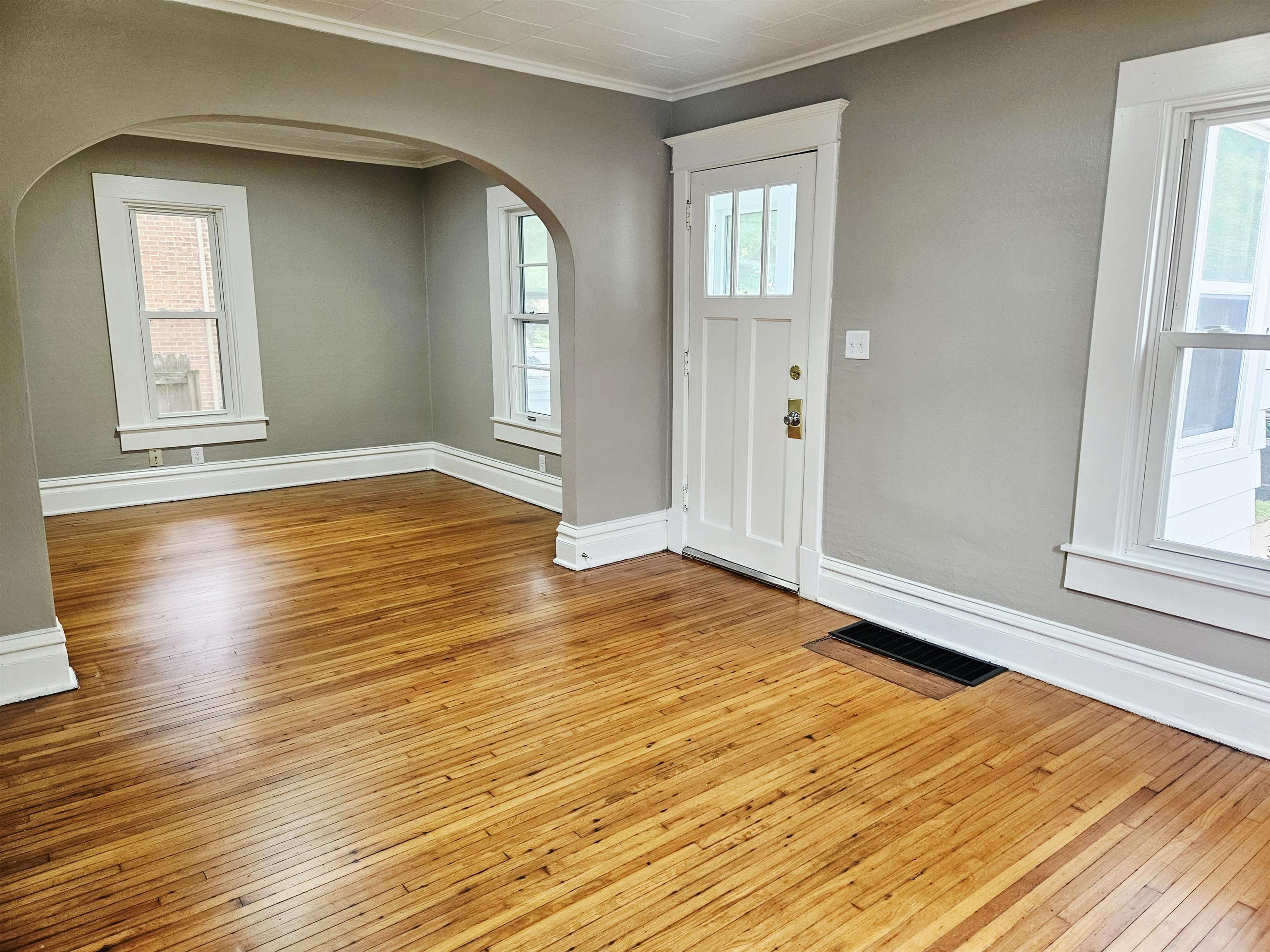 402 Rome Avenue Rockford, IL 61107 - Photo 2 of 15 Gallery Image 2