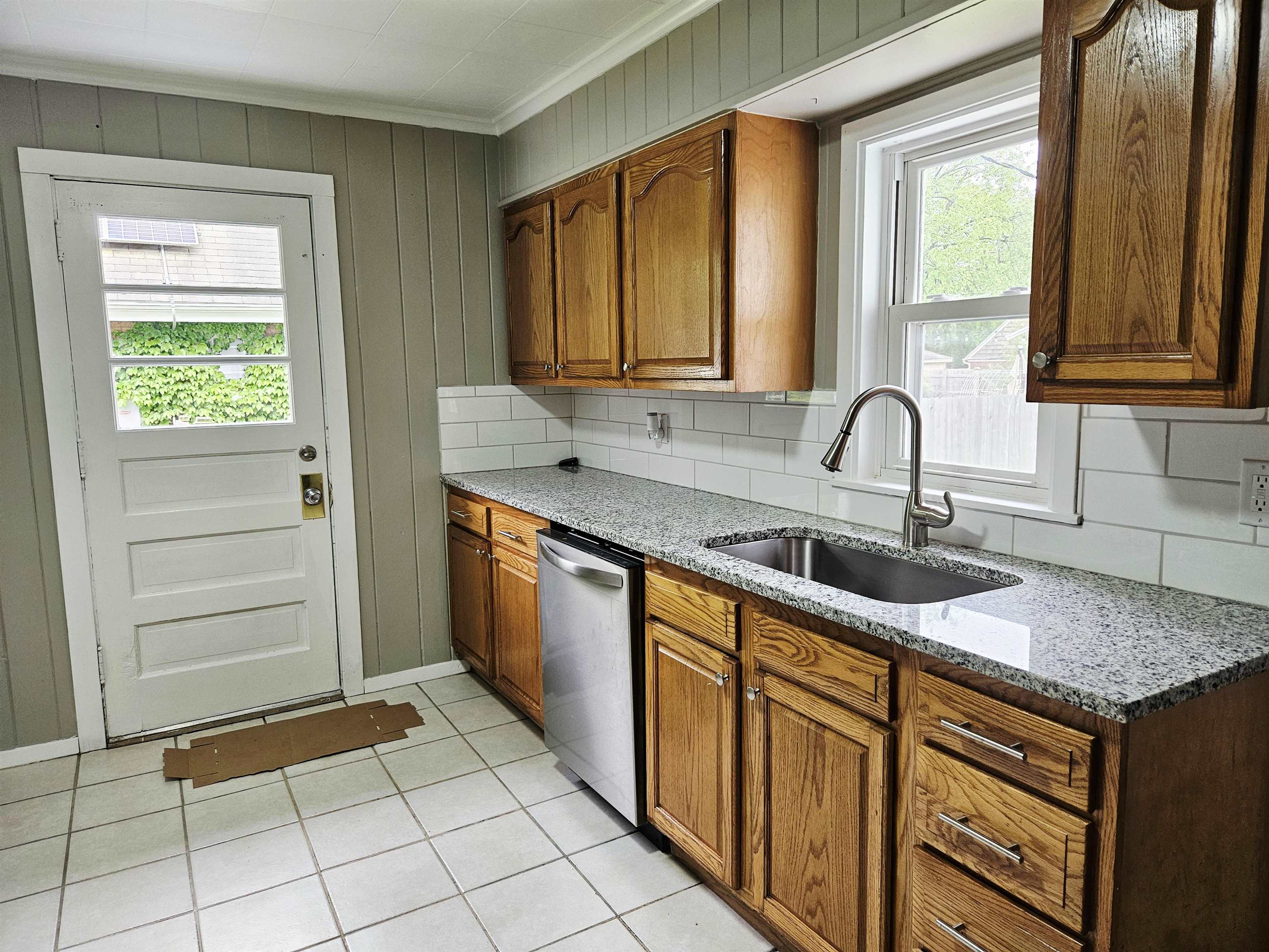 402 Rome Avenue Rockford, IL 61107 - Photo 4 of 15 Gallery Image 4
