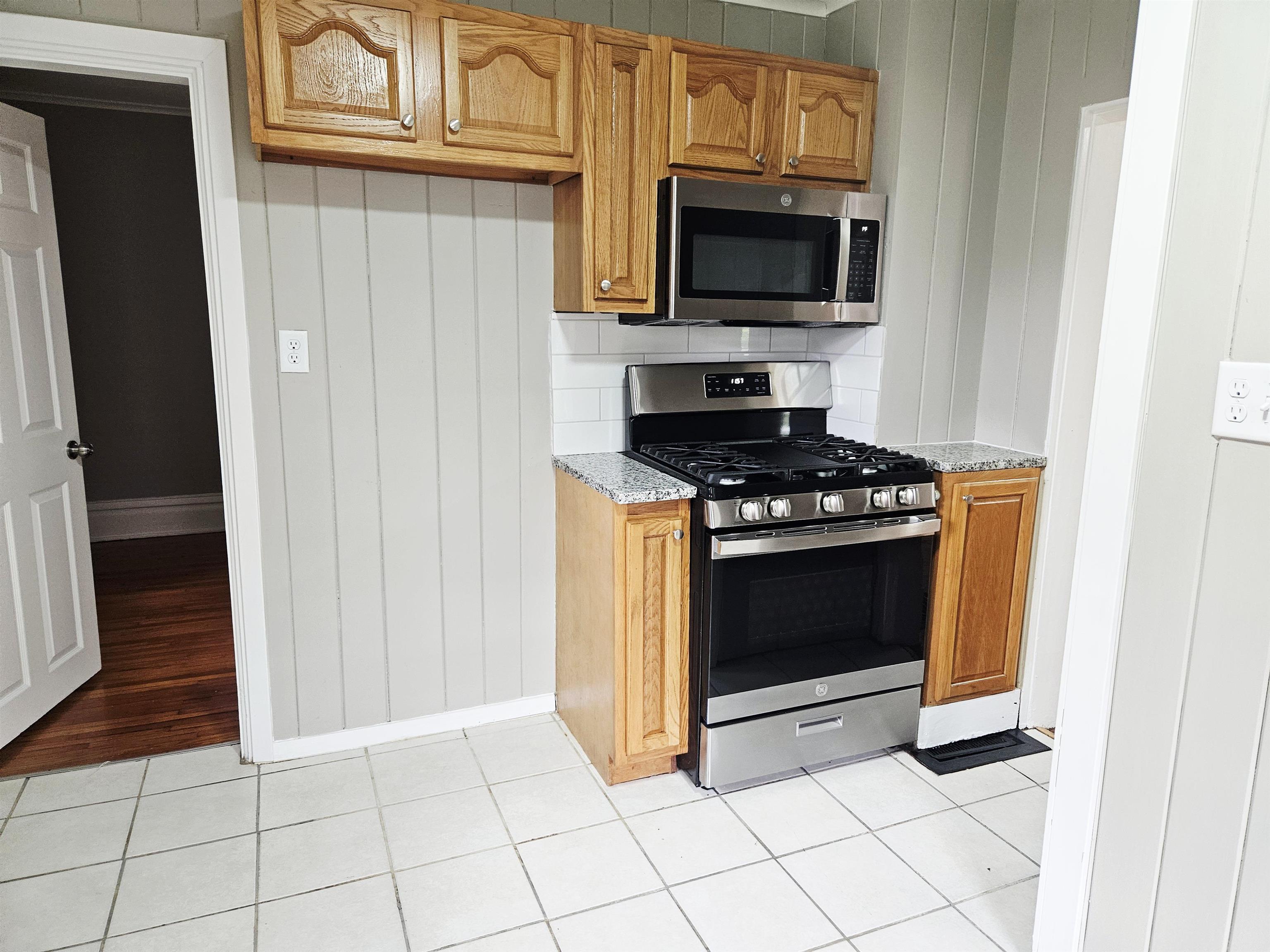 402 Rome Avenue Rockford, IL 61107 - Photo 5 of 15 Gallery Image 5