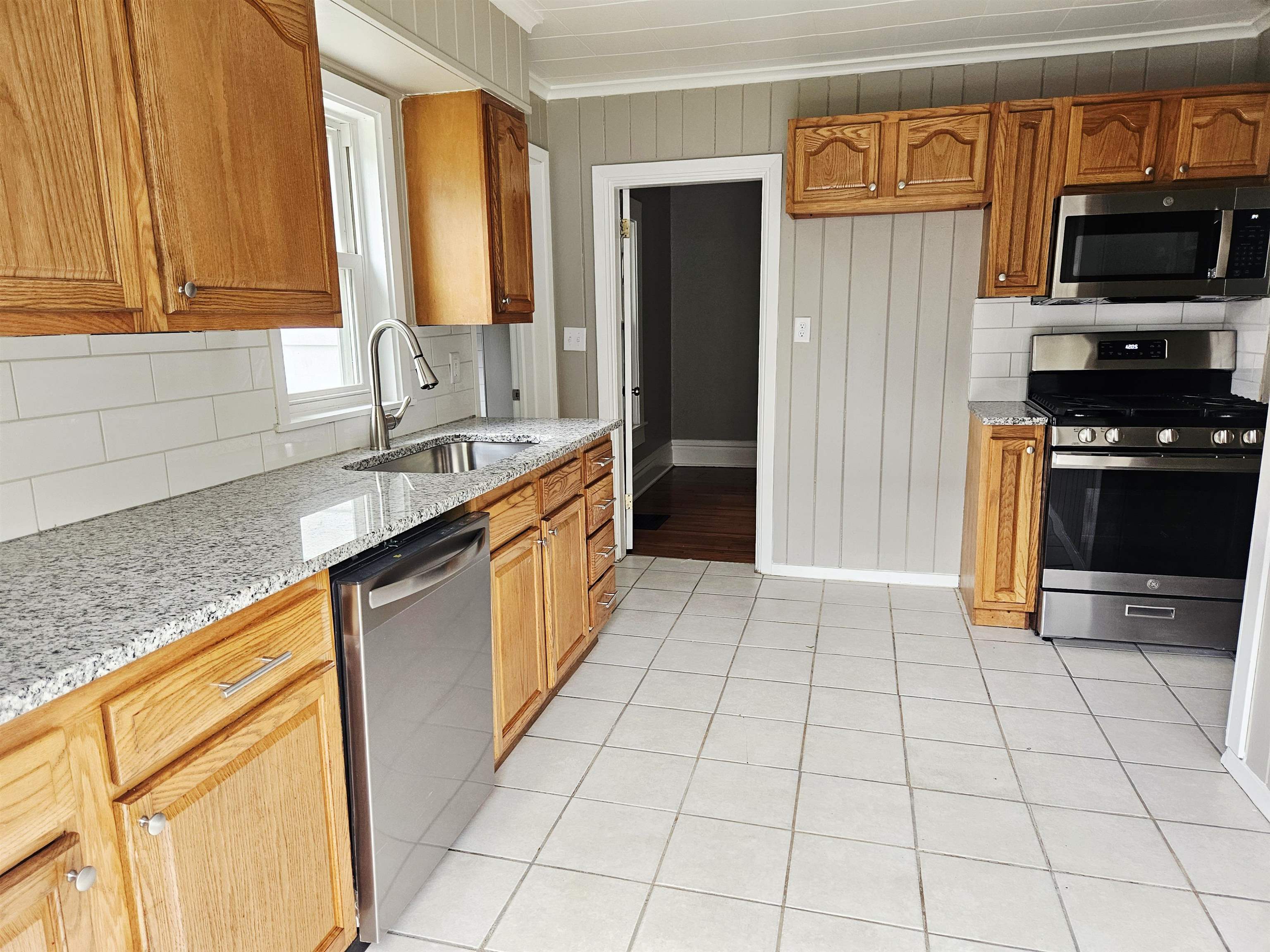 402 Rome Avenue Rockford, IL 61107 - Photo 6 of 15 Gallery Image 6